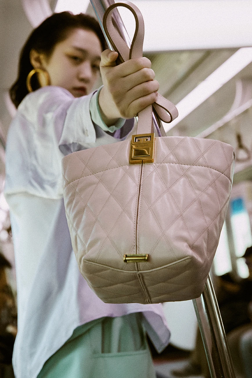 Singles — Fashion 사진 06