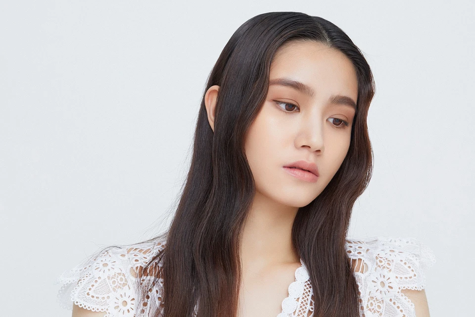 Singles — Beauty 사진 05