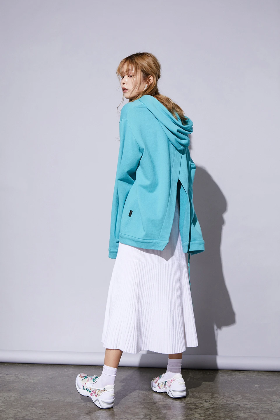 Singles — Fashion 사진 04