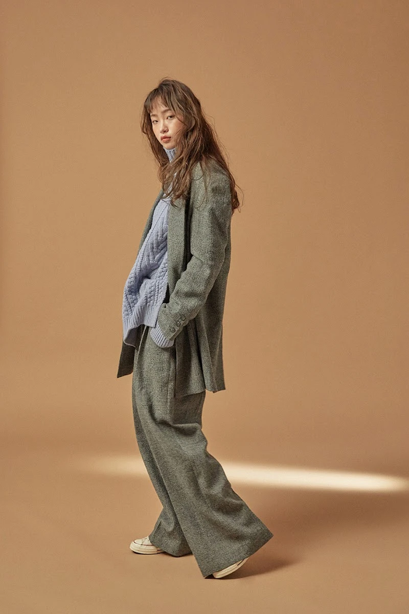 Singles — Fashion 사진 02