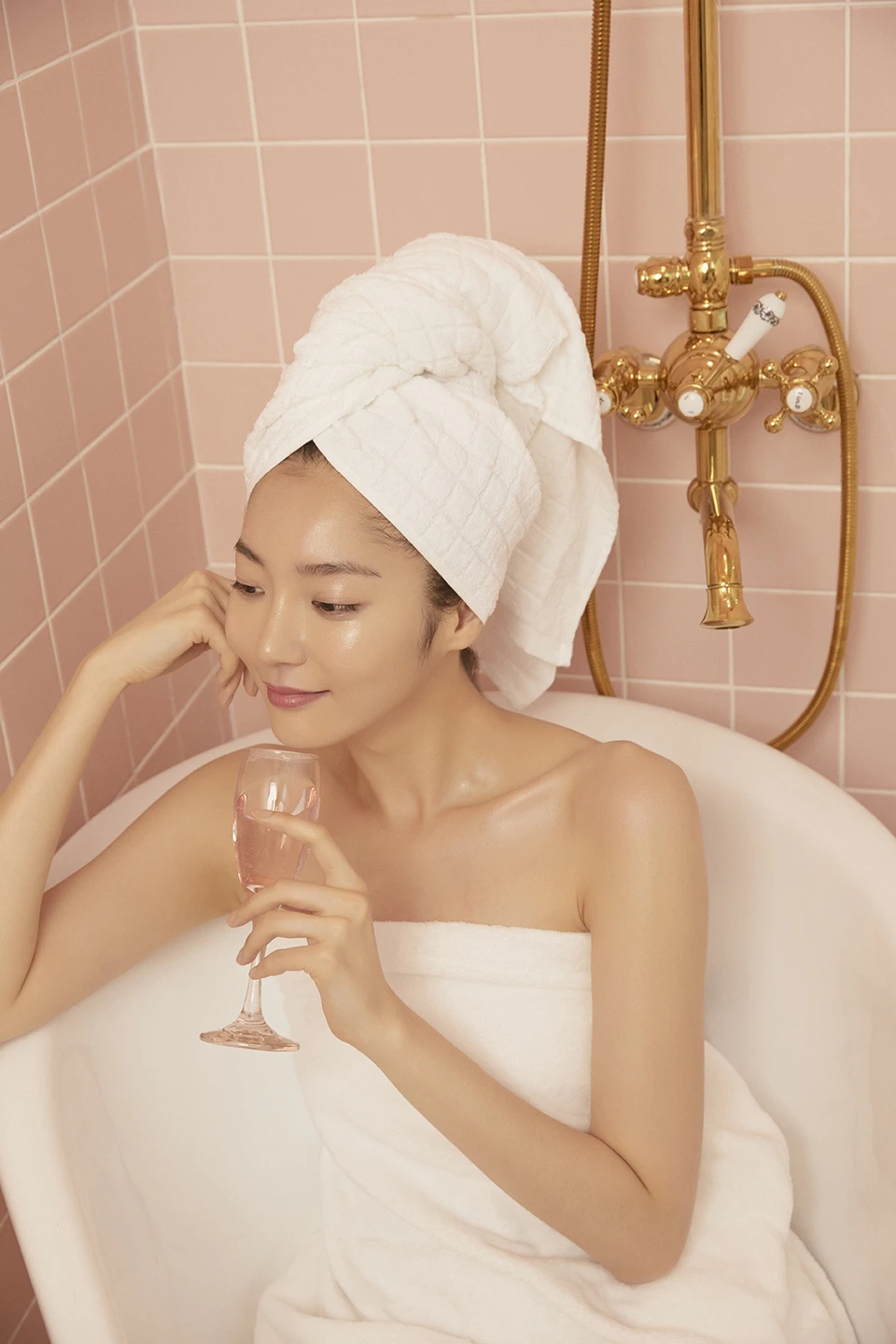 Singles — Beauty 사진 05