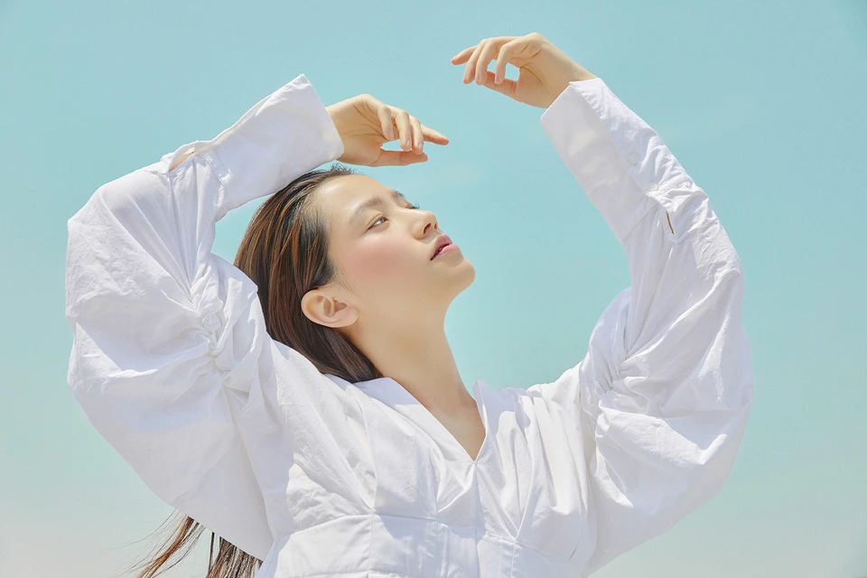 Singles — Beauty 사진 05