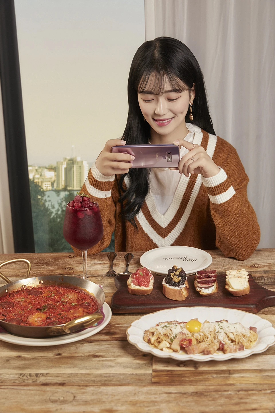 cosmopolitan x Galaxy — Lifestyle 사진 01
