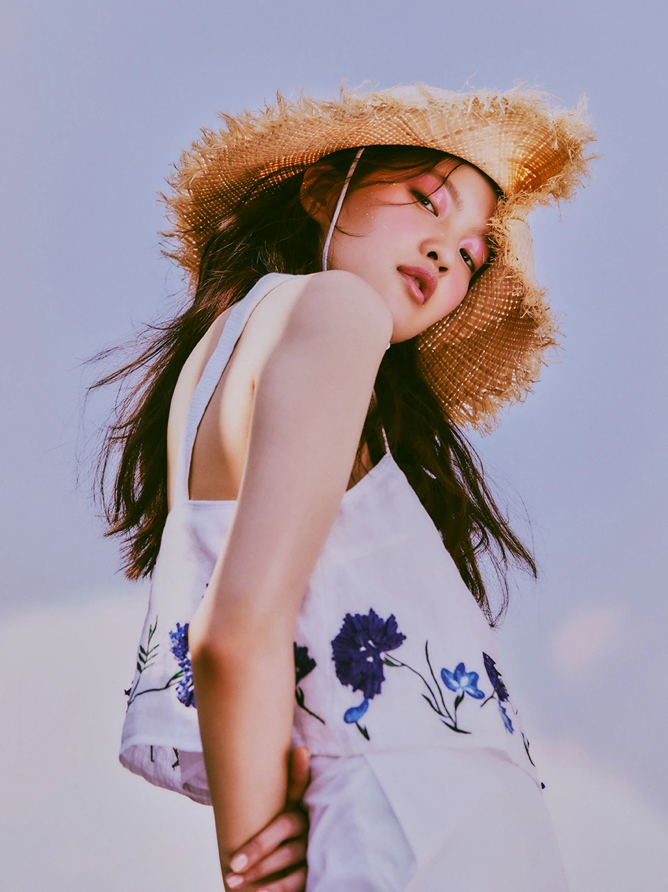 Singles — Beauty 사진 04