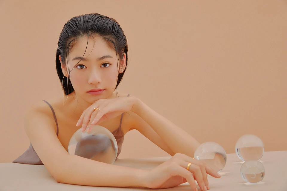 Singles — Beauty 사진 01