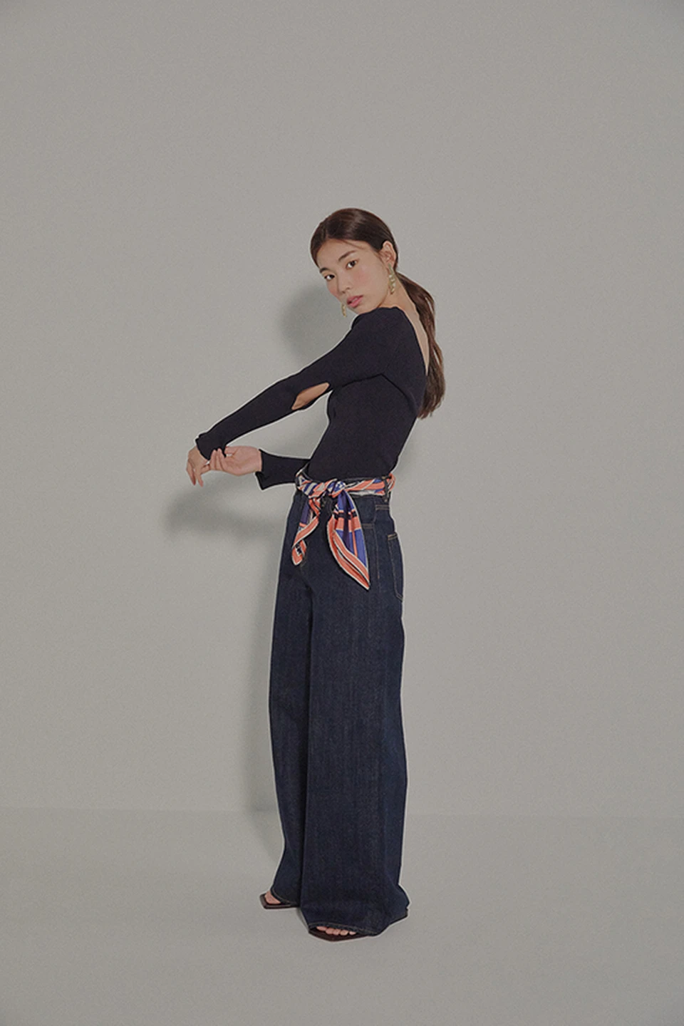 Singles — Fashion 사진 02