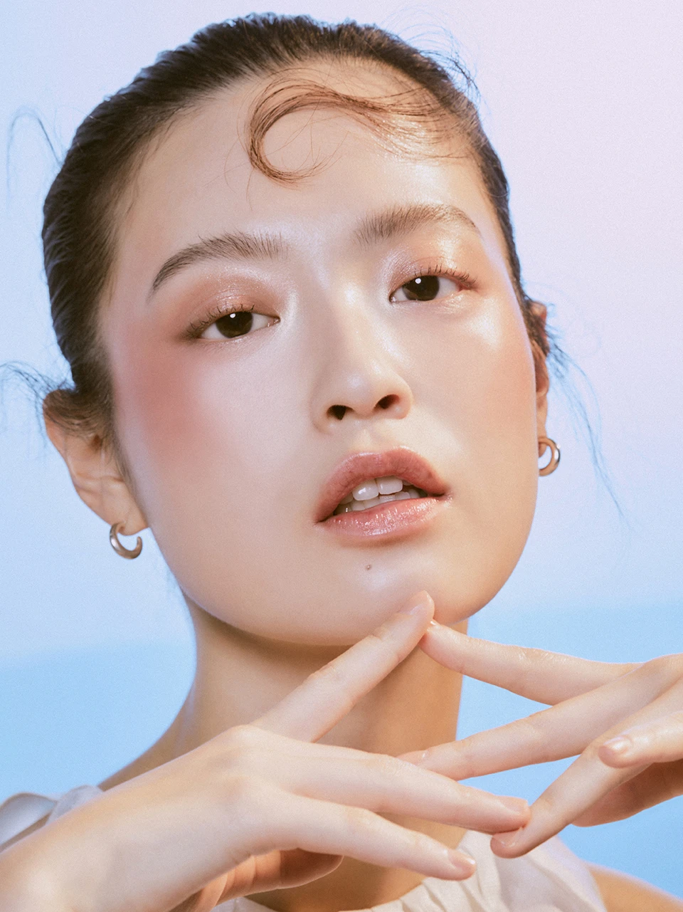 Singles — Beauty 사진 05