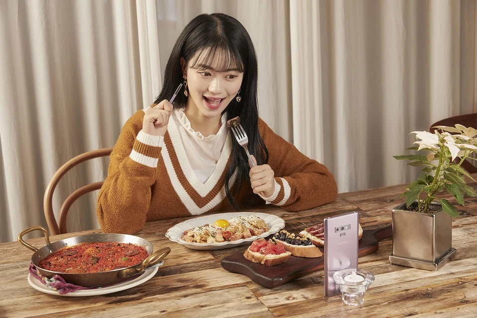 cosmopolitan x Galaxy — Lifestyle 사진 03
