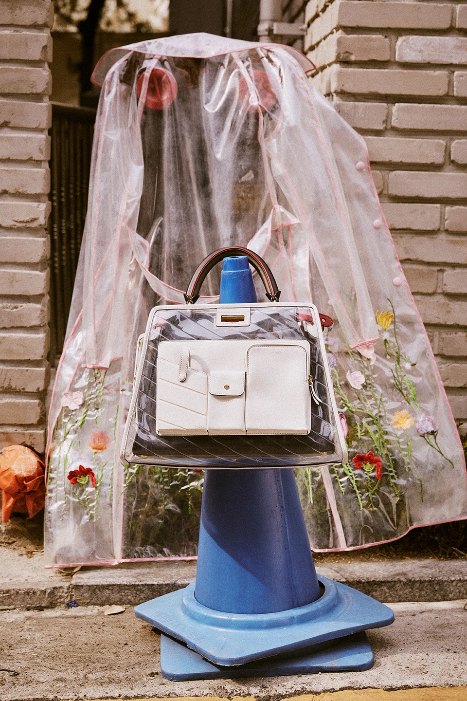 Singles — Fashion 사진 07