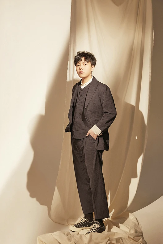 Singles — Fashion 사진 02