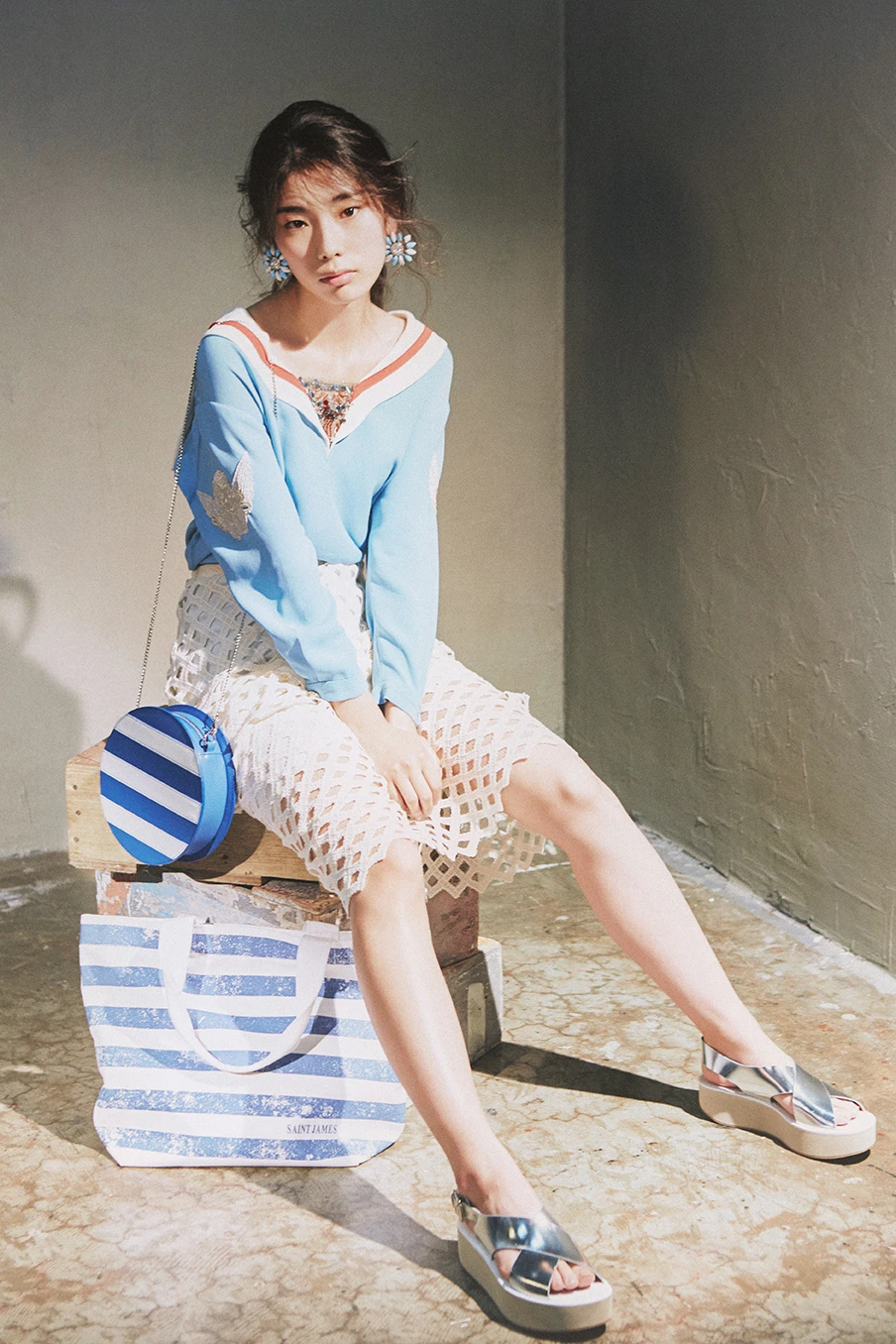 Singles — Fashion 사진 02