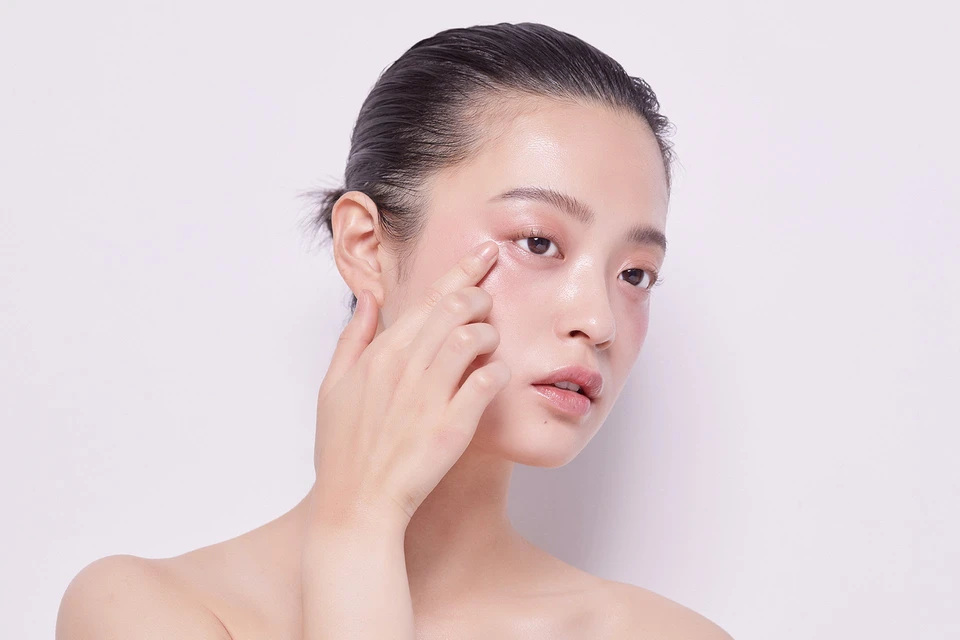 Singles — Beauty 사진 17