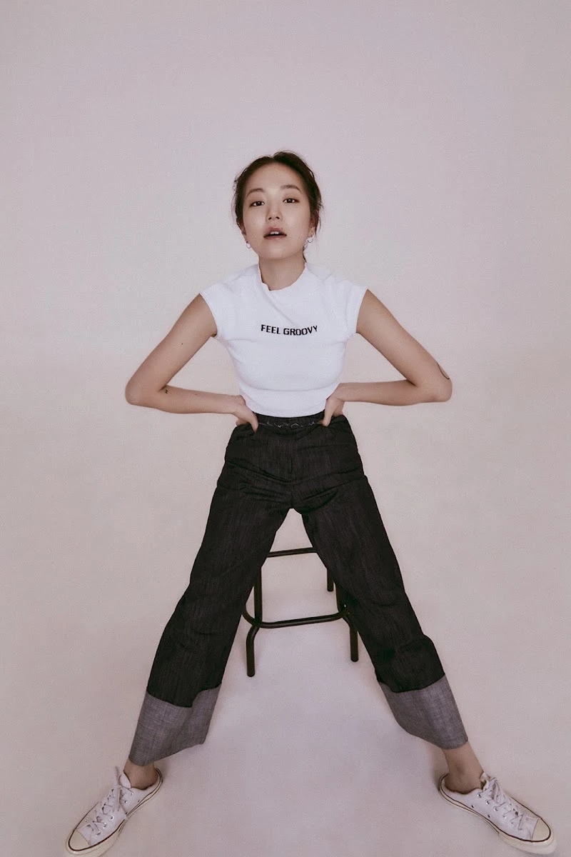 Singles — Beauty 사진 03