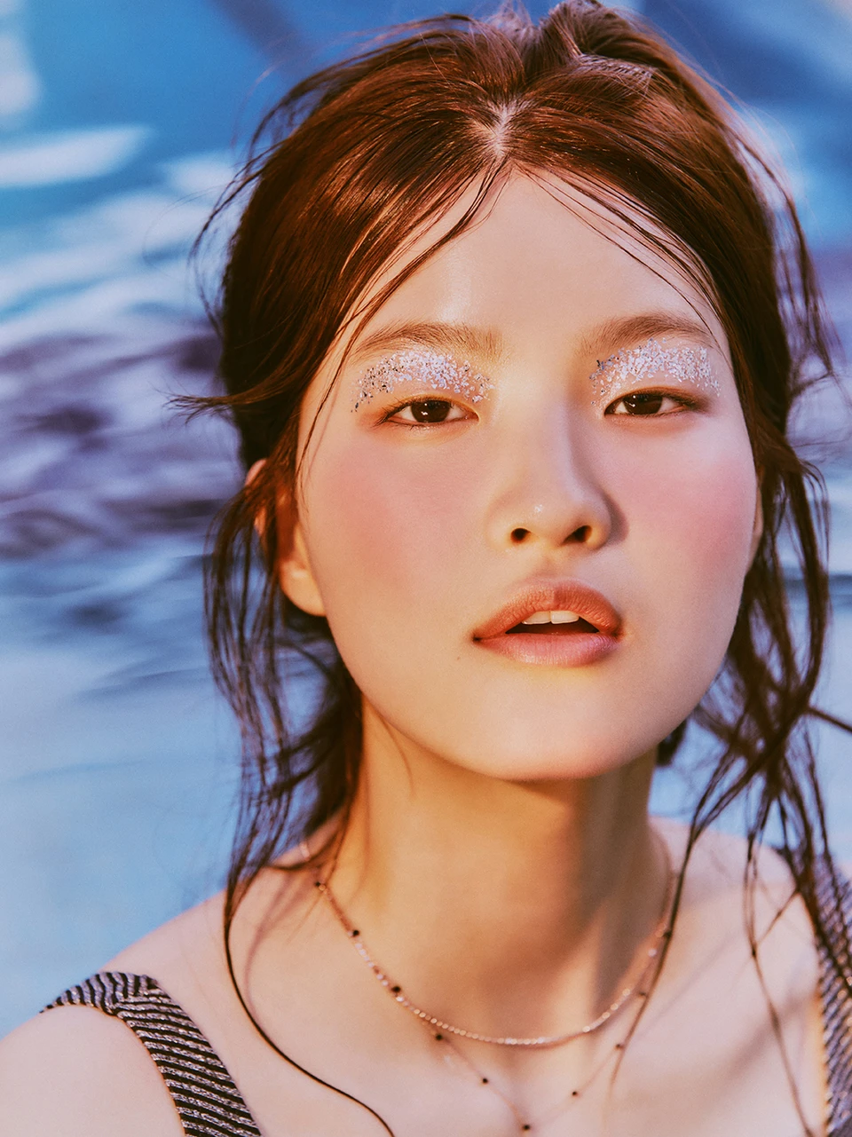 Singles — Beauty 사진 05
