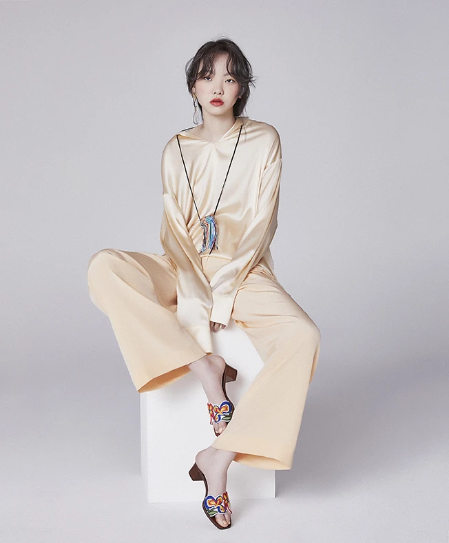 Singles — Fashion 사진 02