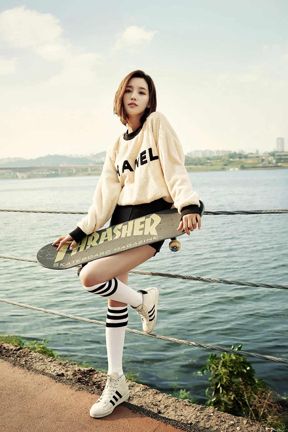 Singles — Fashion 사진 04